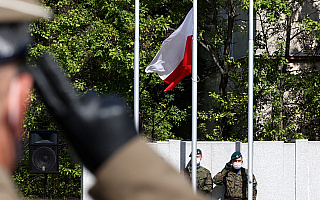 Wojewódzkie obchody Święta Wojska Polskiego w Olsztynie. Uroczystości były skromniejsze, niż zazwyczaj